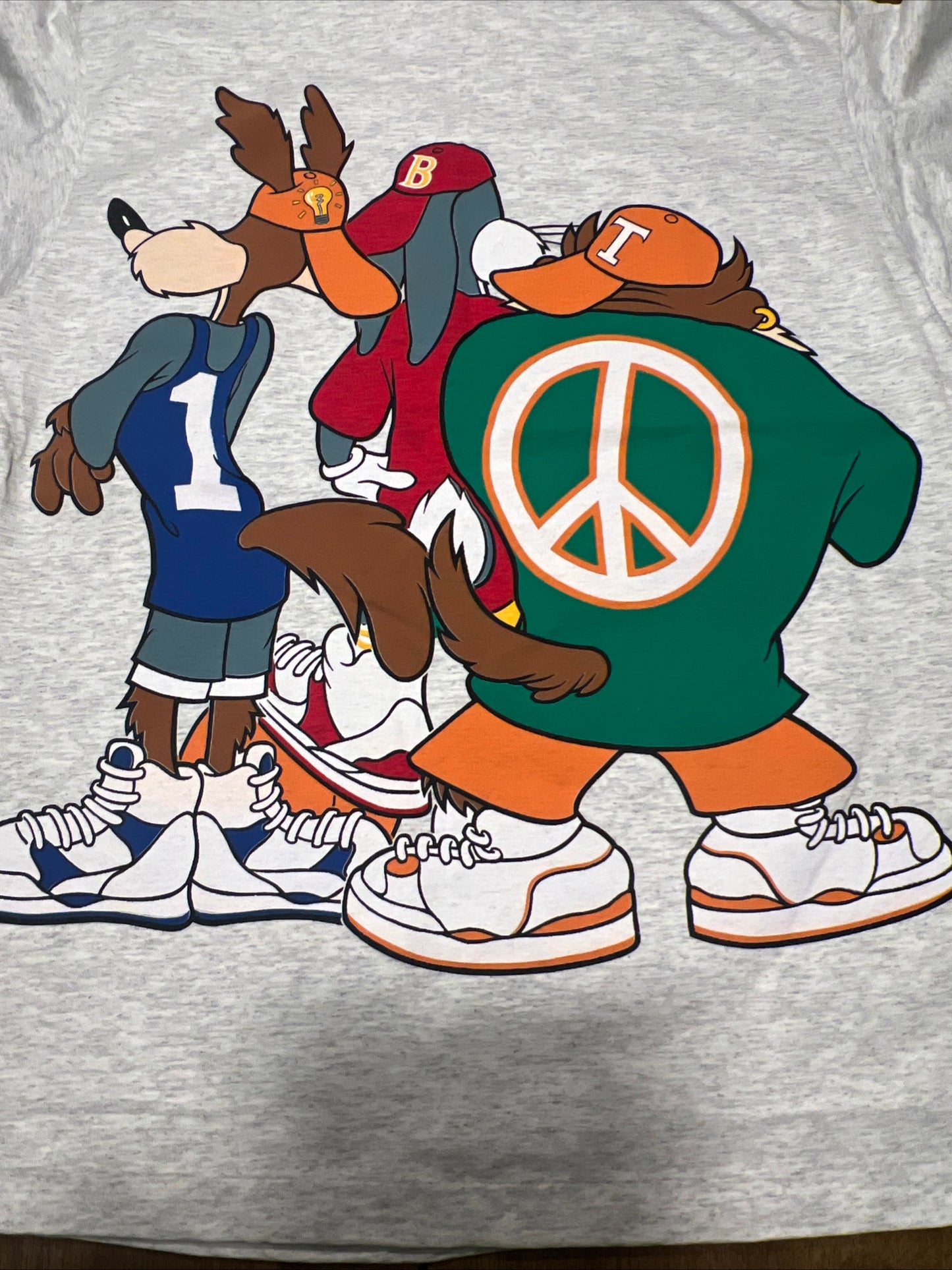 VTG 1993 Looney Tunes Bugs Bunny Taz Coyote Basketball Shirt Sz XL AOP