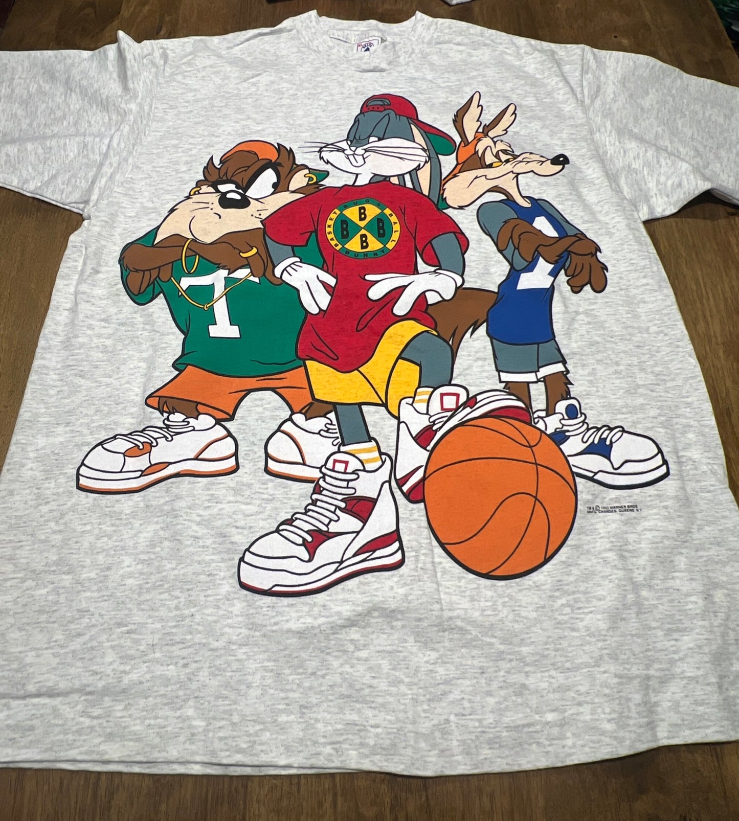 VTG 1993 Looney Tunes Bugs Bunny Taz Coyote Basketball Shirt Sz XL AOP